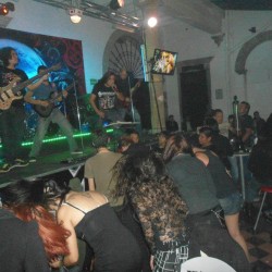 Viuda Negra Rock Bar img-2